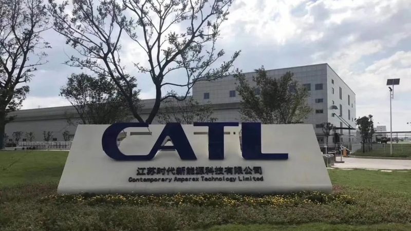 光伏板材质耐候性测试：确保光伏电站持久稳定运行的秘密武器